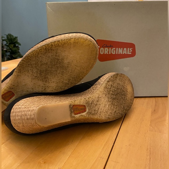 New in box,  Clark’s Originals- Vogue Rose Crepe Wedge Heels!! - Picture 7 of 7